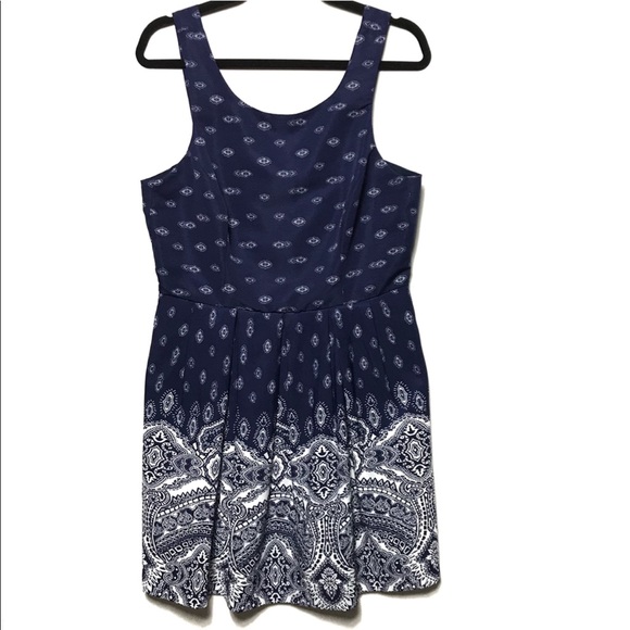 Teeze Me Dresses & Skirts - Teeze Me Navy Blue & White Bandana Print Dress EUC